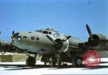 Standbild USAAF B-17s auf den Midway-inseln im Zweiten Weltkrieg Midway Island, 1942, aus Sekunde 22 historischem Filmmaterial Videoclip 65675063018