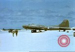 Standbild USAAF B-17s auf den Midway-inseln im Zweiten Weltkrieg Midway Island, 1942, aus Sekunde 26 historischem Filmmaterial Videoclip 65675063018