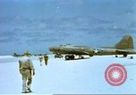 Standbild USAAF B-17s auf den Midway-inseln im Zweiten Weltkrieg Midway Island, 1942, aus Sekunde 30 historischem Filmmaterial Videoclip 65675063018