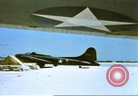 Standbild USAAF B-17s auf den Midway-inseln im Zweiten Weltkrieg Midway Island, 1942, aus Sekunde 32 historischem Filmmaterial Videoclip 65675063018