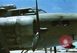 Standbild USAAF B-17s auf den Midway-inseln im Zweiten Weltkrieg Midway Island, 1942, aus Sekunde 40 historischem Filmmaterial Videoclip 65675063018
