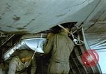 Standbild USAAF B-17s auf den Midway-inseln im Zweiten Weltkrieg Midway Island, 1942, aus Sekunde 46 historischem Filmmaterial Videoclip 65675063018
