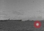 Standbild USS Hornet Fire während der Schlacht von Santa Cruz Insel in Zweiten Weltkrieg Pazifik, 1942, aus Sekunde 5 historischem Filmmaterial Videoclip 65675063023