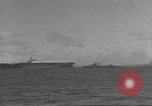 Standbild USS Hornet Fire während der Schlacht von Santa Cruz Insel in Zweiten Weltkrieg Pazifik, 1942, aus Sekunde 6 historischem Filmmaterial Videoclip 65675063023