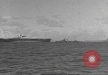 Standbild USS Hornet Fire während der Schlacht von Santa Cruz Insel in Zweiten Weltkrieg Pazifik, 1942, aus Sekunde 8 historischem Filmmaterial Videoclip 65675063023
