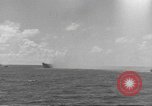 Standbild USS Hornet Fire während der Schlacht von Santa Cruz Insel in Zweiten Weltkrieg Pazifik, 1942, aus Sekunde 19 historischem Filmmaterial Videoclip 65675063023