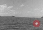 Standbild USS Hornet Fire während der Schlacht von Santa Cruz Insel in Zweiten Weltkrieg Pazifik, 1942, aus Sekunde 21 historischem Filmmaterial Videoclip 65675063023