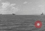 Standbild USS Hornet Fire während der Schlacht von Santa Cruz Insel in Zweiten Weltkrieg Pazifik, 1942, aus Sekunde 24 historischem Filmmaterial Videoclip 65675063023