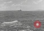 Standbild USS Hornet Fire während der Schlacht von Santa Cruz Insel in Zweiten Weltkrieg Pazifik, 1942, aus Sekunde 31 historischem Filmmaterial Videoclip 65675063023