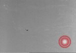 Standbild USS Hornet Fire während der Schlacht von Santa Cruz Insel in Zweiten Weltkrieg Pazifik, 1942, aus Sekunde 60 historischem Filmmaterial Videoclip 65675063023