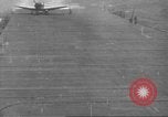 Standbild der USS Enterprise unter Angriff in der Schlacht von Santa Cruz Pazifik, 1942, aus Sekunde 4 historischem Filmmaterial Videoclip 65675063025
