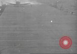 Standbild der USS Enterprise unter Angriff in der Schlacht von Santa Cruz Pazifik, 1942, aus Sekunde 7 historischem Filmmaterial Videoclip 65675063025