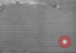 Standbild der USS Enterprise unter Angriff in der Schlacht von Santa Cruz Pazifik, 1942, aus Sekunde 9 historischem Filmmaterial Videoclip 65675063025