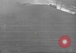 Standbild der USS Enterprise unter Angriff in der Schlacht von Santa Cruz Pazifik, 1942, aus Sekunde 15 historischem Filmmaterial Videoclip 65675063025