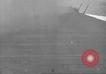Standbild der USS Enterprise unter Angriff in der Schlacht von Santa Cruz Pazifik, 1942, aus Sekunde 30 historischem Filmmaterial Videoclip 65675063025