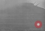 Standbild der USS Enterprise unter Angriff in der Schlacht von Santa Cruz Pazifik, 1942, aus Sekunde 37 historischem Filmmaterial Videoclip 65675063025