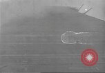Standbild der USS Enterprise unter Angriff in der Schlacht von Santa Cruz Pazifik, 1942, aus Sekunde 38 historischem Filmmaterial Videoclip 65675063025