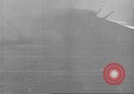 Standbild der USS Enterprise unter Angriff in der Schlacht von Santa Cruz Pazifik, 1942, aus Sekunde 40 historischem Filmmaterial Videoclip 65675063025