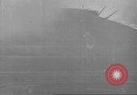 Standbild der USS Enterprise unter Angriff in der Schlacht von Santa Cruz Pazifik, 1942, aus Sekunde 42 historischem Filmmaterial Videoclip 65675063025