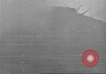 Standbild der USS Enterprise unter Angriff in der Schlacht von Santa Cruz Pazifik, 1942, aus Sekunde 43 historischem Filmmaterial Videoclip 65675063025