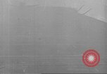 Standbild der USS Enterprise unter Angriff in der Schlacht von Santa Cruz Pazifik, 1942, aus Sekunde 49 historischem Filmmaterial Videoclip 65675063025