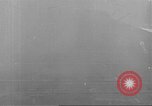 Standbild der USS Enterprise unter Angriff in der Schlacht von Santa Cruz Pazifik, 1942, aus Sekunde 53 historischem Filmmaterial Videoclip 65675063025