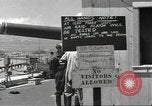 Standbild United States Navy crew Hawaii USA, 1942, aus Sekunde 32 historischem Filmmaterial Videoclip 65675063058