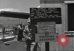 Standbild United States Navy crew Hawaii USA, 1942, aus Sekunde 37 historischem Filmmaterial Videoclip 65675063058