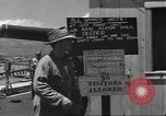 Standbild United States Navy crew Hawaii USA, 1942, aus Sekunde 39 historischem Filmmaterial Videoclip 65675063058