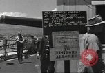 Standbild United States Navy crew Hawaii USA, 1942, aus Sekunde 40 historischem Filmmaterial Videoclip 65675063058