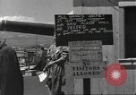 Standbild United States Navy crew Hawaii USA, 1942, aus Sekunde 44 historischem Filmmaterial Videoclip 65675063058