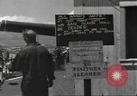 Standbild United States Navy crew Hawaii USA, 1942, aus Sekunde 49 historischem Filmmaterial Videoclip 65675063058