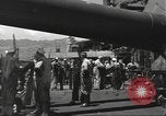 Standbild United States Navy crew Hawaii USA, 1942, aus Sekunde 58 historischem Filmmaterial Videoclip 65675063058