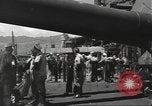 Standbild United States Navy crew Hawaii USA, 1942, aus Sekunde 59 historischem Filmmaterial Videoclip 65675063058