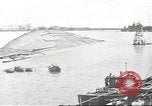 Standbild United States Navy crew Pearl Harbor Hawaii USA, 1942, aus Sekunde 1 historischem Filmmaterial Videoclip 65675063059