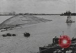 Standbild United States Navy crew Pearl Harbor Hawaii USA, 1942, aus Sekunde 12 historischem Filmmaterial Videoclip 65675063059