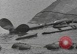 Standbild United States Navy crew Pearl Harbor Hawaii USA, 1942, aus Sekunde 14 historischem Filmmaterial Videoclip 65675063059