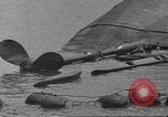 Standbild United States Navy crew Pearl Harbor Hawaii USA, 1942, aus Sekunde 17 historischem Filmmaterial Videoclip 65675063059