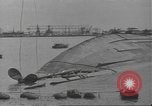 Standbild United States Navy crew Pearl Harbor Hawaii USA, 1942, aus Sekunde 28 historischem Filmmaterial Videoclip 65675063059