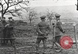 Image Prisonniers de guerre allemands pendant la première Guerre mondiale France, 1917, de la seconde 1 séquences d'archives historiques vidéo 65675063074