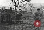 Image Prisonniers de guerre allemands pendant la première Guerre mondiale France, 1917, de la seconde 5 séquences d'archives historiques vidéo 65675063074