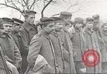 Image Prisonniers de guerre allemands pendant la première Guerre mondiale France, 1917, de la seconde 15 séquences d'archives historiques vidéo 65675063074