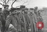 Image Prisonniers de guerre allemands pendant la première Guerre mondiale France, 1917, de la seconde 21 séquences d'archives historiques vidéo 65675063074