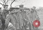 Image Prisonniers de guerre allemands pendant la première Guerre mondiale France, 1917, de la seconde 24 séquences d'archives historiques vidéo 65675063074