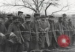 Image Prisonniers de guerre allemands pendant la première Guerre mondiale France, 1917, de la seconde 29 séquences d'archives historiques vidéo 65675063074
