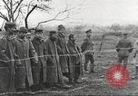 Image Prisonniers de guerre allemands pendant la première Guerre mondiale France, 1917, de la seconde 33 séquences d'archives historiques vidéo 65675063074