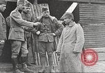 Image Prisonniers de guerre allemands pendant la première Guerre mondiale France, 1917, de la seconde 35 séquences d'archives historiques vidéo 65675063074