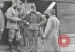 Image Prisonniers de guerre allemands pendant la première Guerre mondiale France, 1917, de la seconde 37 séquences d'archives historiques vidéo 65675063074
