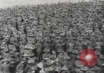 Standbild Neue Rekruten der US-Armee im Trainingslager des 1 Weltkrieges United States USA, 1917, aus Sekunde 10 historischem Filmmaterial Videoclip 65675063079