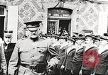 Immagine di John Pershing esamina le forze in Francia Francia, 1917, secondo 33 filmato di repertorio 65675063088